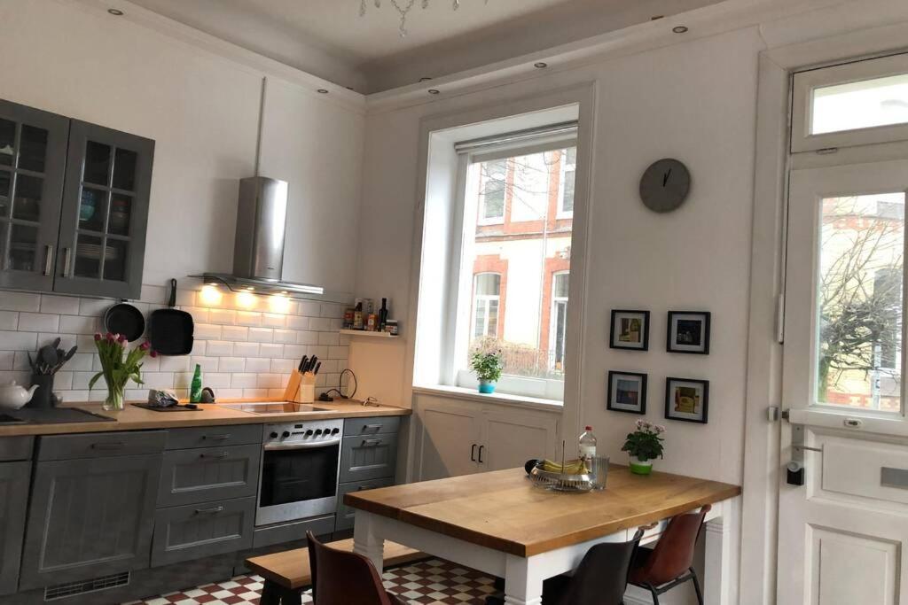 Grosszuegige 185M2-Altbauwohnung In Bestlage 7Zimmer-2Baeder-2Kuechen-2Wcs Гамбург Екстер'єр фото